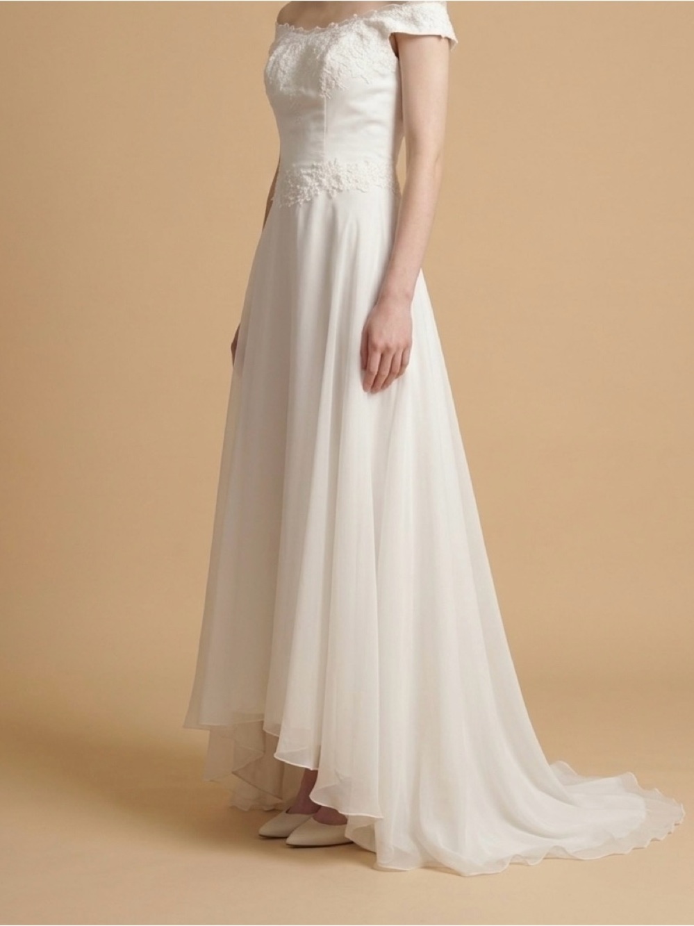 Wedding Dress - Picture 3 of 17